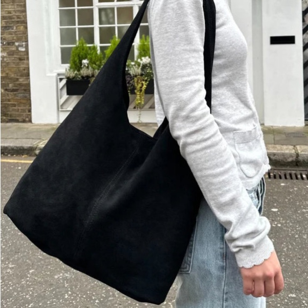 Brandy Melville BLACK SUEDE SHOULDER BAG